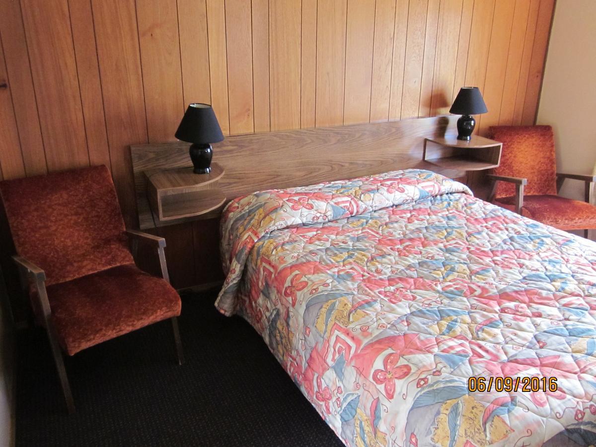 Valleyview Motel Williams Lake Bagian luar foto