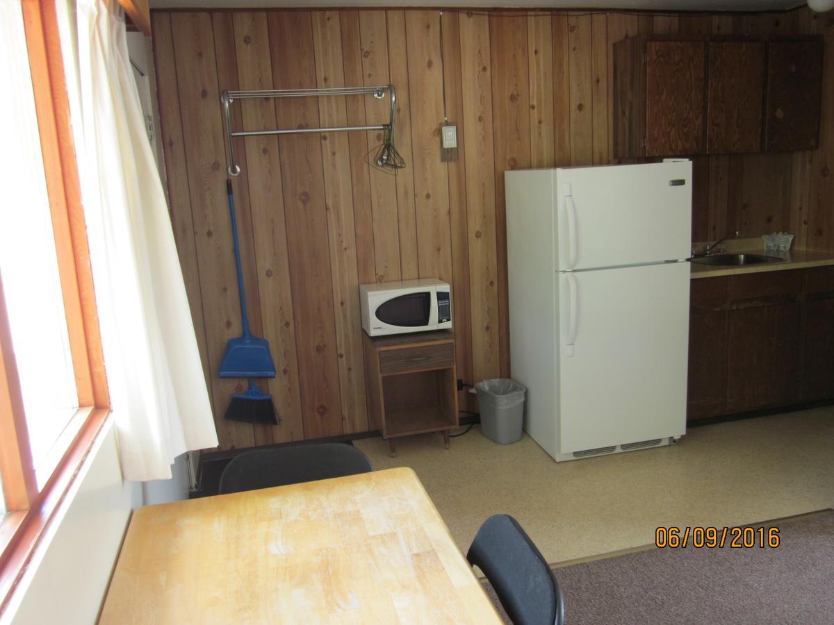 Valleyview Motel Williams Lake Bagian luar foto