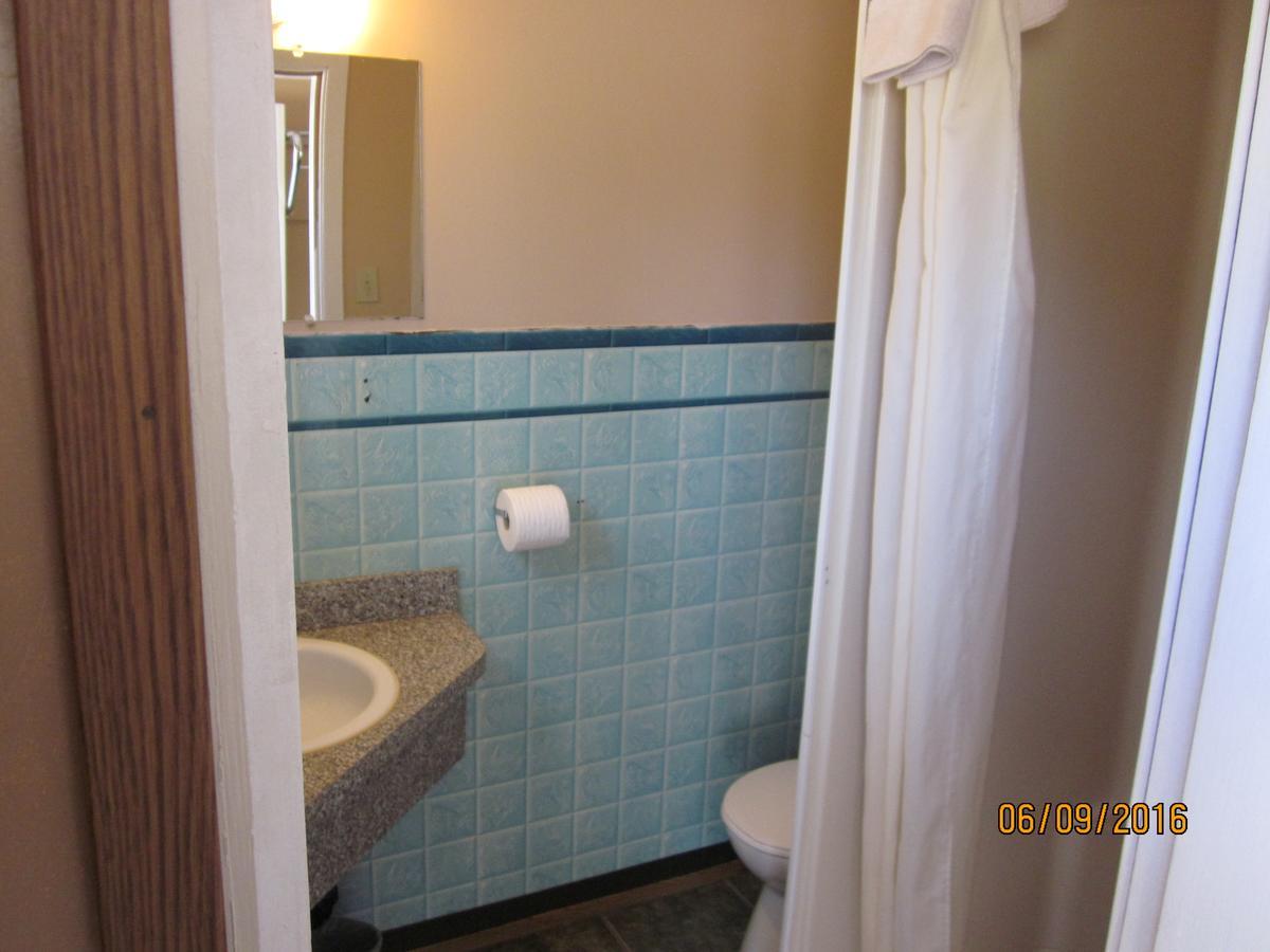 Valleyview Motel Williams Lake Bagian luar foto